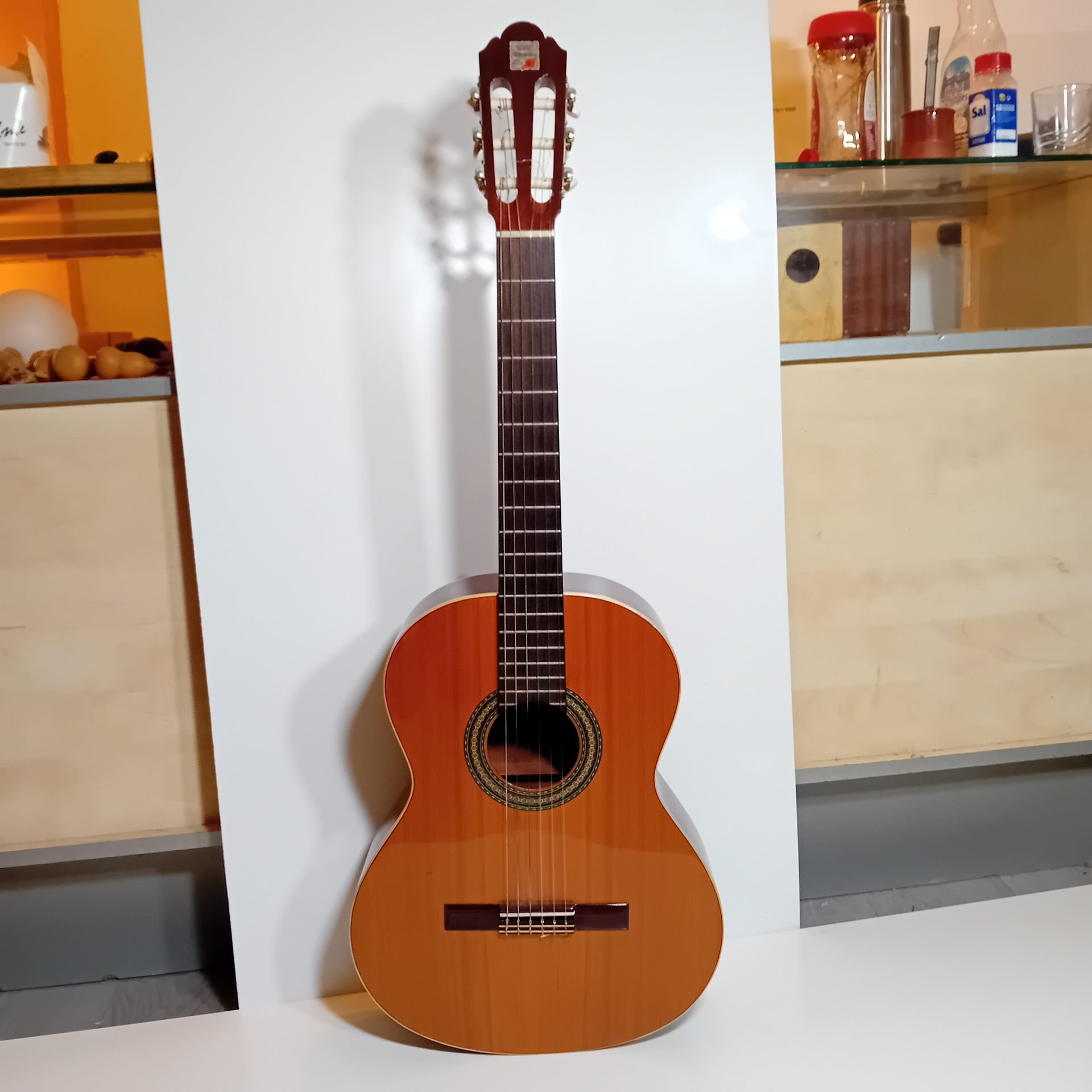 Guitarra Alhambra transformada sistema Pullaway