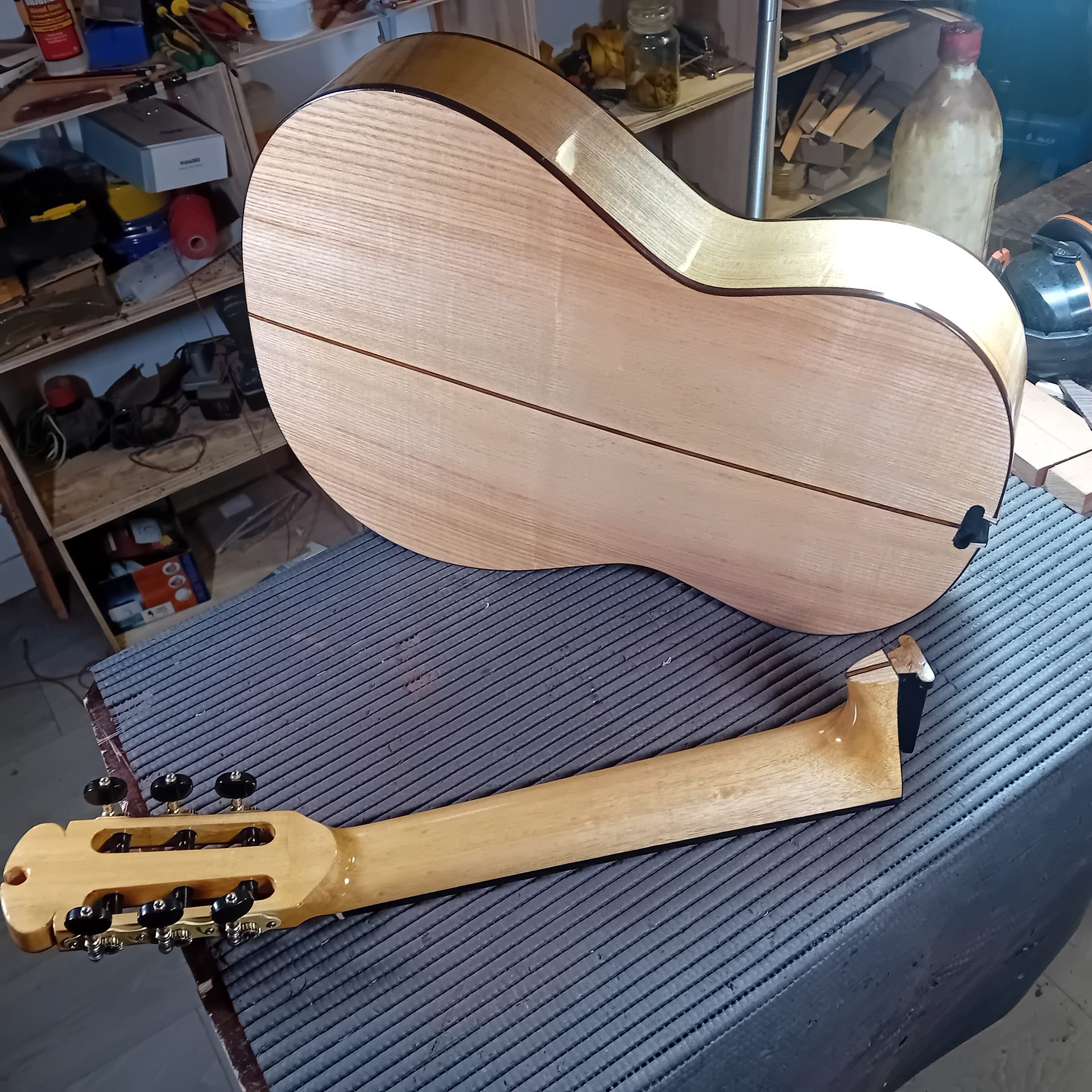 Guitarra luthier Davidson transformada sistema Pullaway