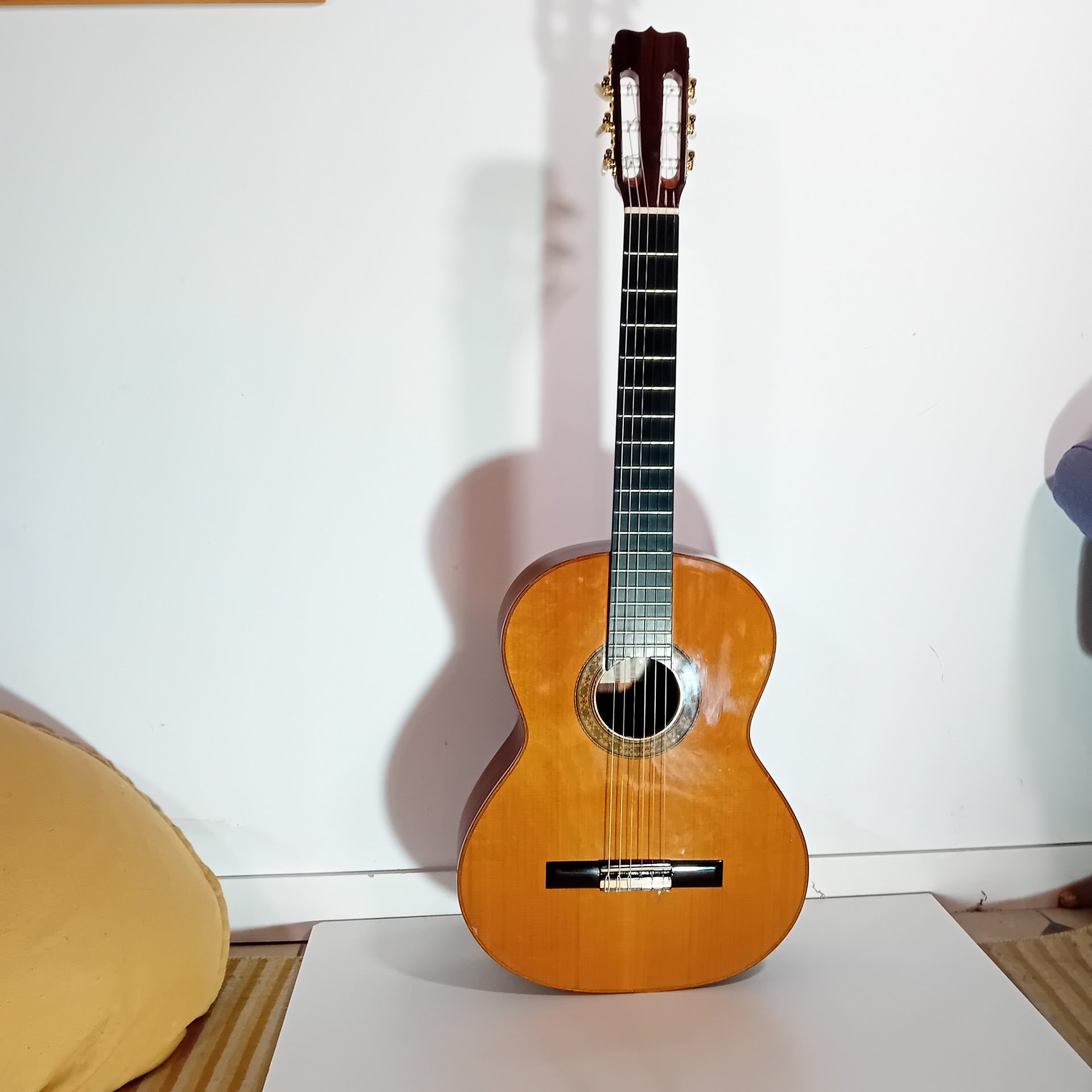 Guitarra Ramírez transformada sistema Pullaway