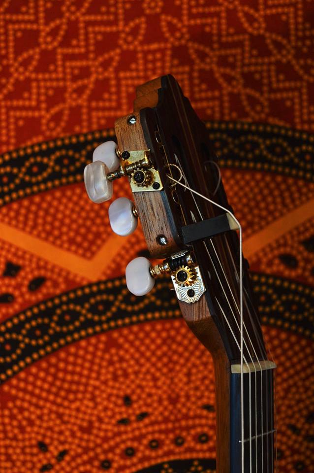 Guitarra clásica con mástil separable artesanal – sistema Pullaway NRG Luthier