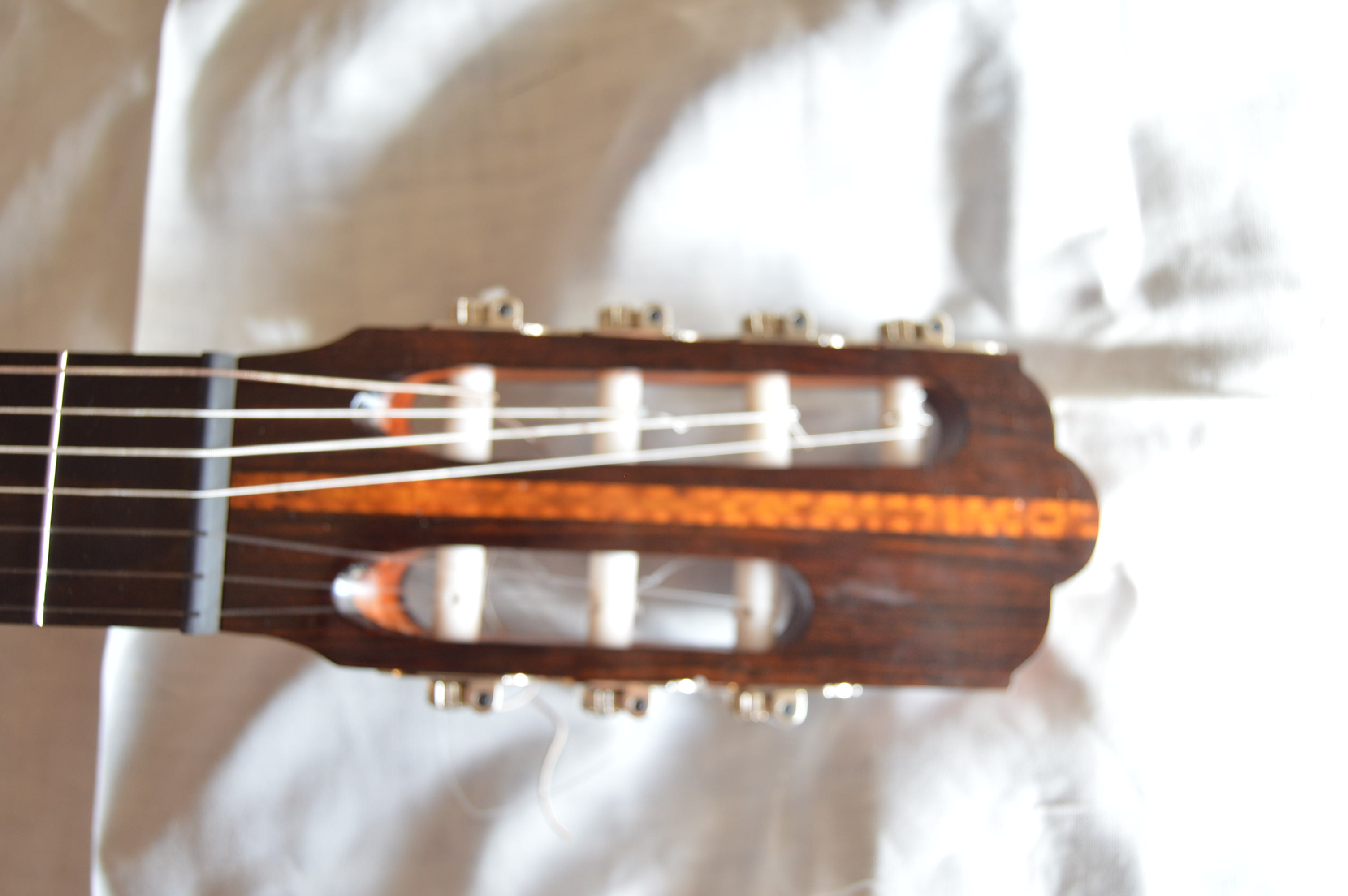 Aplicación laca francesa guitarra clásica artesanal – NRG Luthier