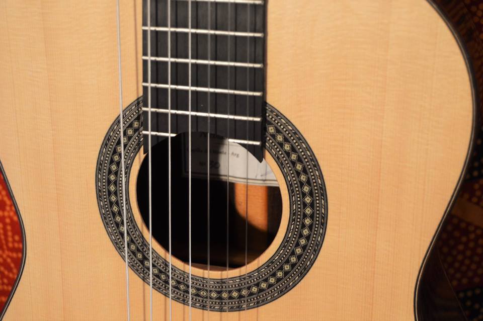 Assemblage queue d'aronde bois – système manche séparable guitare artisanale