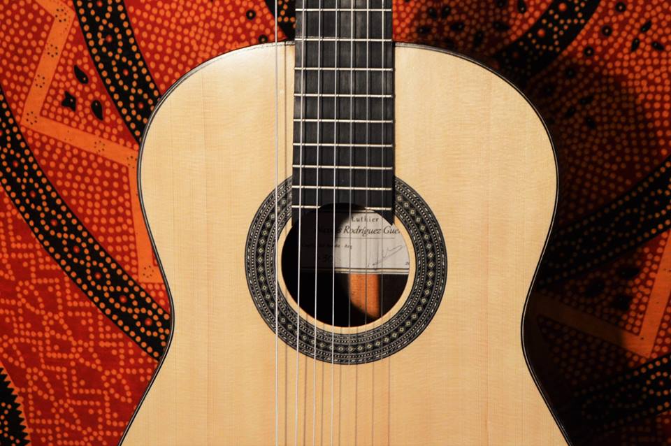 Lutherie artisanale guitare classique – processus construction Nicolás Rodríguez Guerra