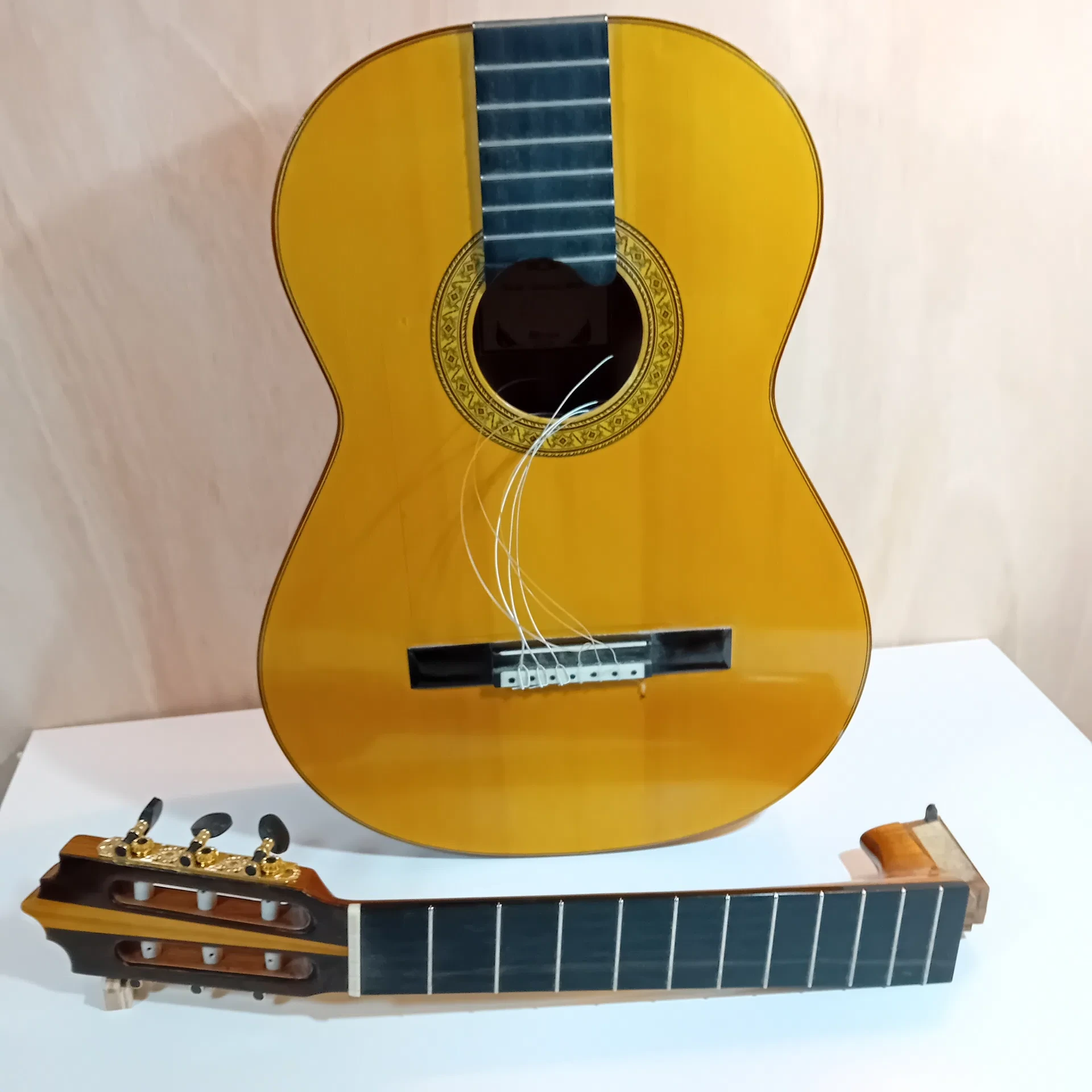 Guitarra flamenca desmontable abeto y ciprés artesanal