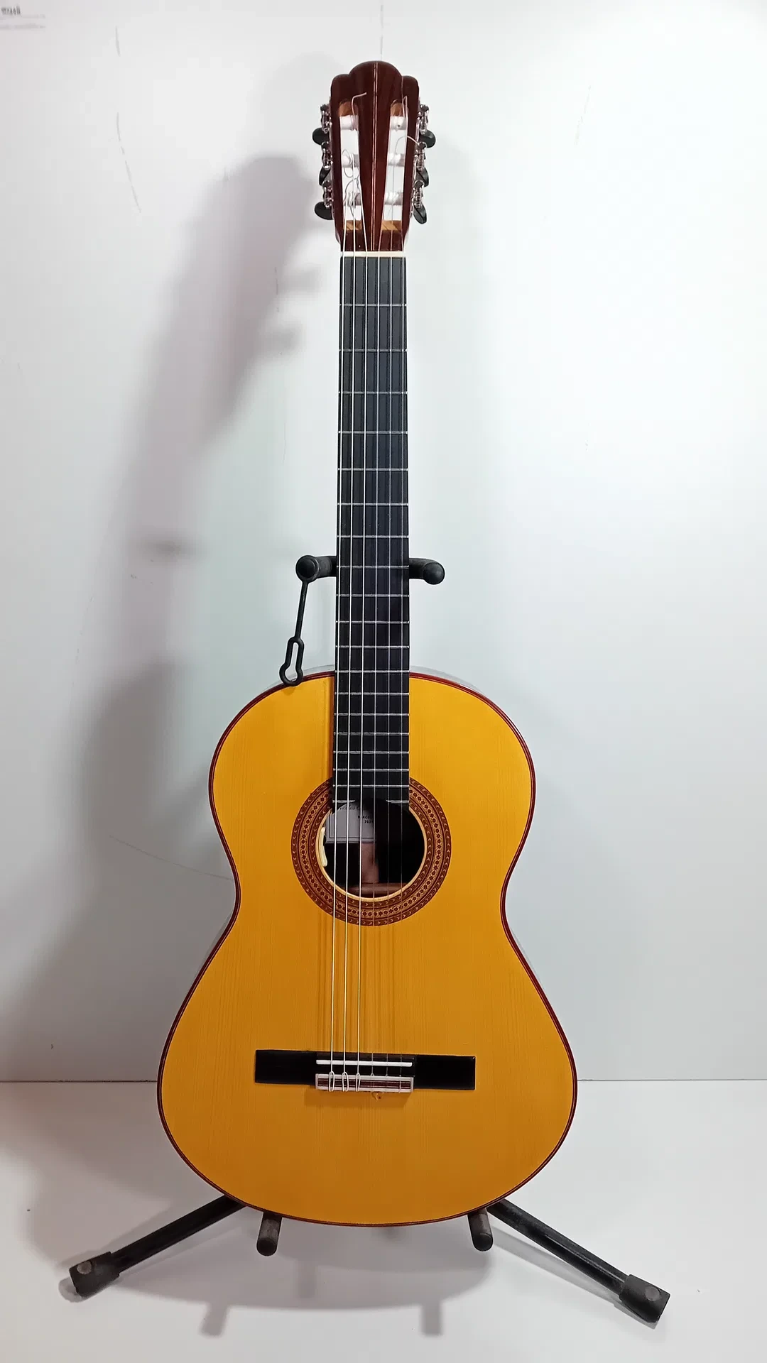 Guitarra flamenca negra desmontable abeto y palo santo india
