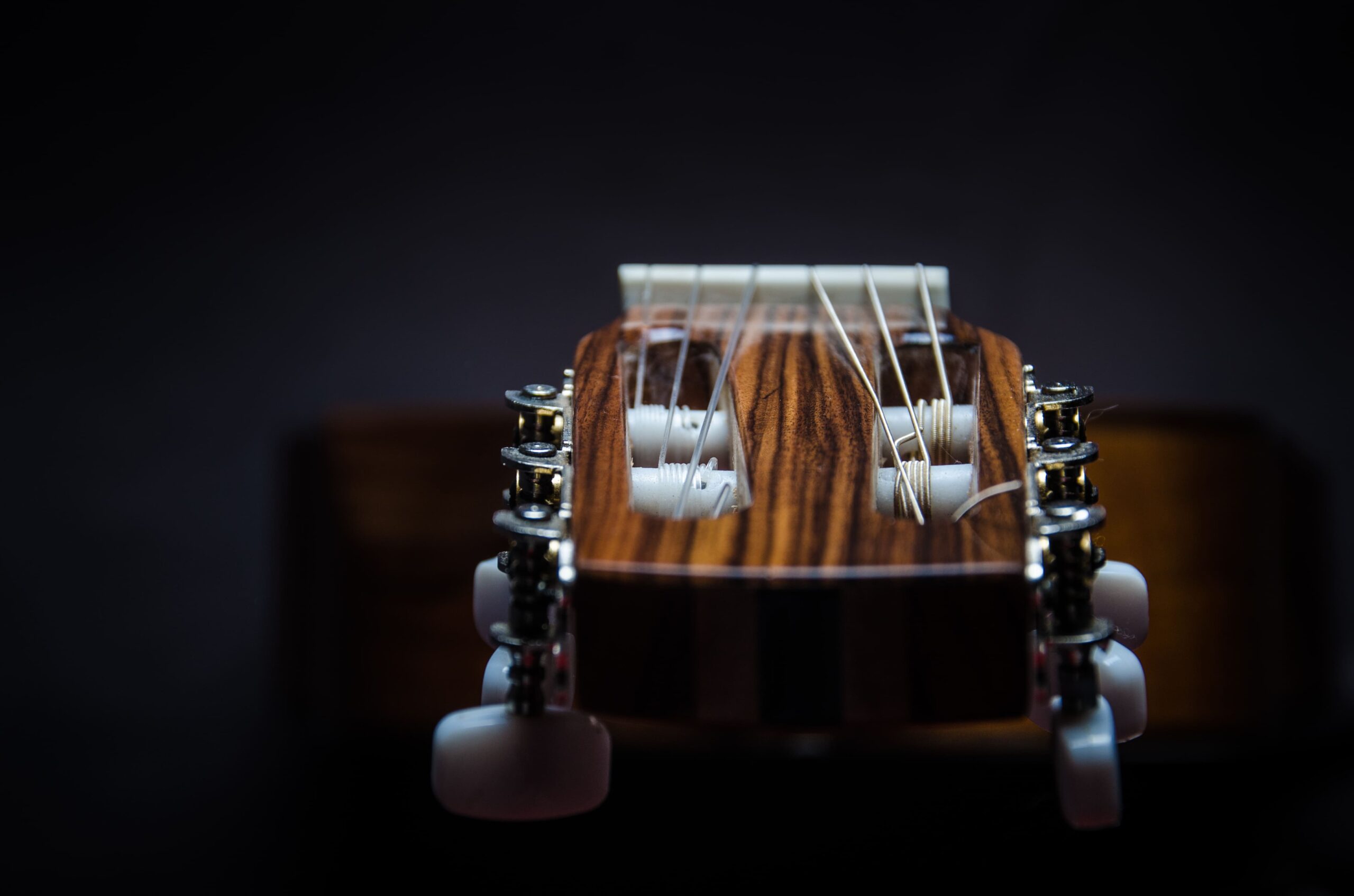 viaggiare con chitarra in aereo