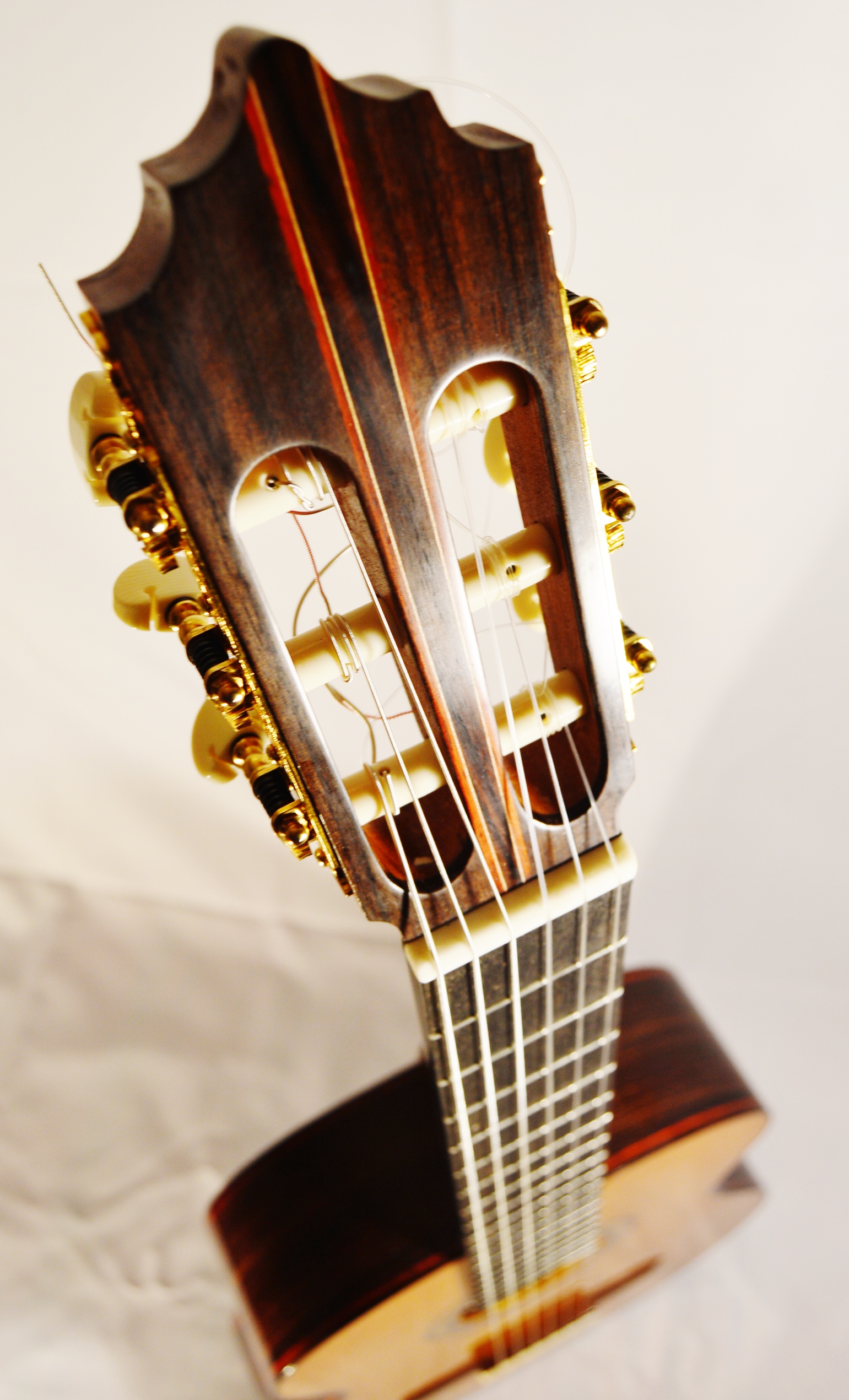 Listones armónicos tapa guitarra clásica artesanal – luthería Nicolás Rodríguez